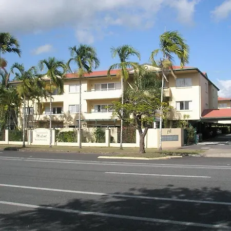 Tradewinds Mcleod Holiday Apartments Cairns Exterior photo