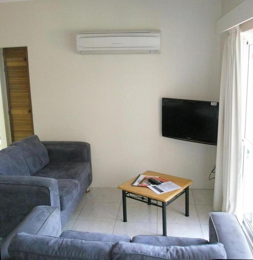 Aparthotel Tradewinds Mcleod